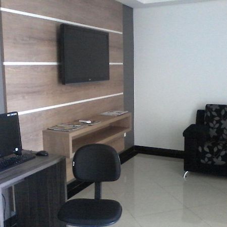 רונדונופוליס Catu Palace Hotel מראה חיצוני תמונה
