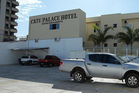 רונדונופוליס Catu Palace Hotel מראה חיצוני תמונה